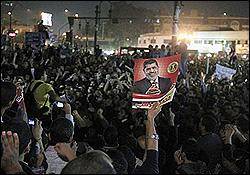 تظاهرات موافقان و مخالفان مرسی/درگیری در اطراف وزارت کشور
