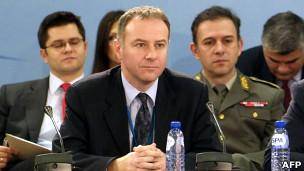 سفیر صربستان در حضور معاون وزیر خارجه خودکشی کرد