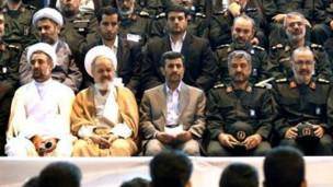 واگذاری اموال سپاه پاسداران: احمدی نژاد به دنبال چیست؟