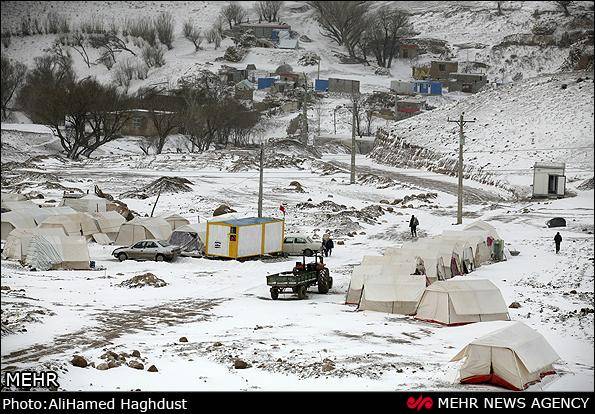 گزارش تصویری/ بارش برف در مناطق زلزله زده ارسباران