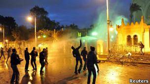 درگیری معترضان مصری با پلیس به کاخ ریاست جمهوری کشید