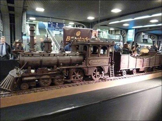 بلندترین قطار از جنس شکلات (+عکس)