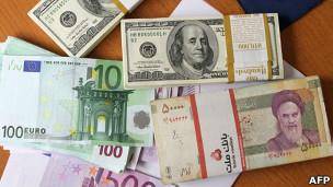 وزیر اقتصاد ایران: کاهش فشار تحریم ها و ترمیم ذخایر ارزی، نرخ دلار را کاهش داد