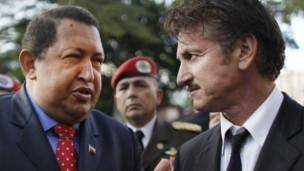 شان پن و الیور استون به هوگو چاوز ادای احترام کردند