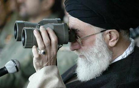علی خامنه‌ای: اسرائیل غلطی کند؛ تل‌آویو و حیفا را با خاک یکسان می‌کنیم