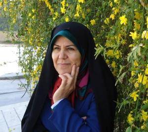 جمیله کریمی، از فعالان اصلاح طلب استان فارس بازداشت شد
