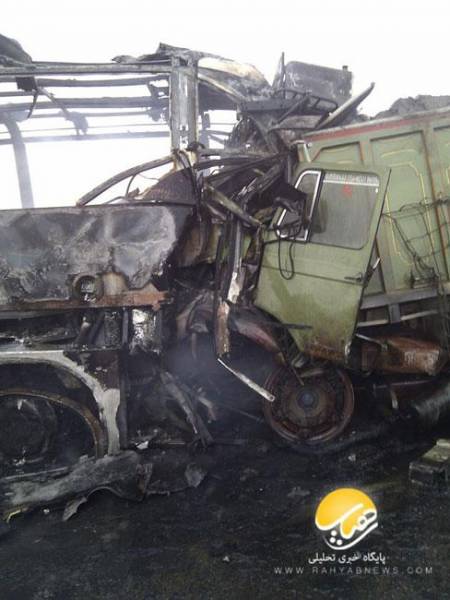 40 کشته و زخمی در تصادف دلخراش اتوبوس و کامیون/ مسافران در آتش سوختند/ اسامی 10 تن از کشته شدگان (+عکس)