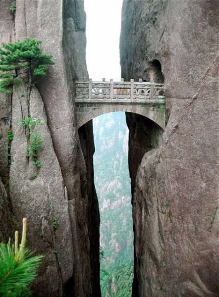 پلی زیبا در کوهستان جاویدان/عکس