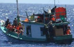 غرق شدن قایق مهاجران ایرانی و افغانی در جزیره کریسمس