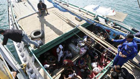 غرق شدن قایق حامل پناهجویان ایرانی، افغان و سری‌لانکایی 