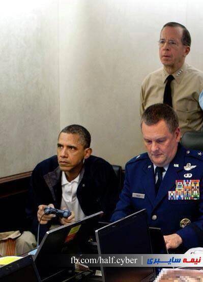 عکس/ اوباما درحال بازی با پلی استیشن