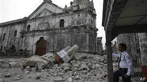 تلفات زمین‌لرزه فیلیپین از هفتاد نفر گذشت