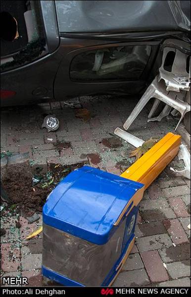 تصاویر/برخورد خودرو پژو با درخت