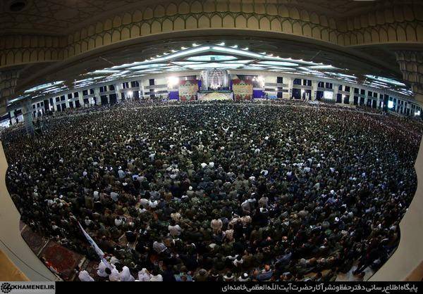 مقام معظم رهبری: از دولت حمایت می كنم/ ملت ایران به همه ملت های دنیا احترام می گذارد