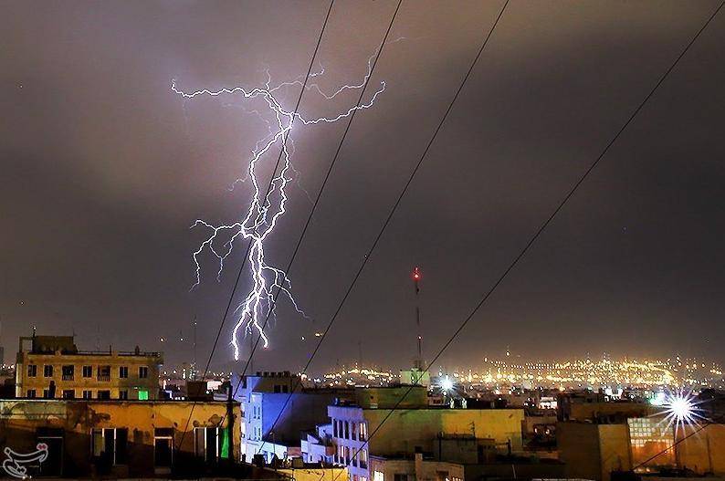 عکس / رعد و برق در تهران