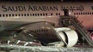 فرود اضطراری هواپیمای زائران ایرانی در مدینه 