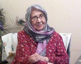 میرحسین و رهنورد در میان ماموران امنیتی با مادر زهرا رهنورد دیدار کردند