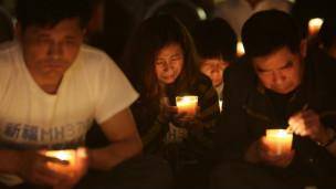 درخواست از بستگان قربانیان هواپیمای گمشده مالزی برای بازگشت به خانه 