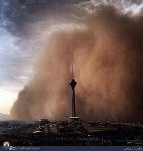 وقتی طوفان به برج میلاد می رسد/عکس