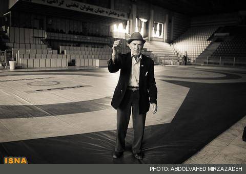 خداحافظی پیرترین کشتی‌گیر ایران/تصاویر