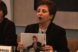 نسبت به دفاع از همکار ايرانی خود اقدام کنيد، نامه شيرين عبادی به کانون وکلای بين المللی در خصوص نسرين ستوده