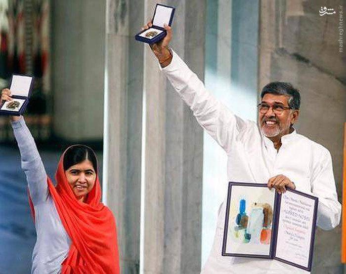 عکس/جایزه صلح نوبل در دستان ملاله