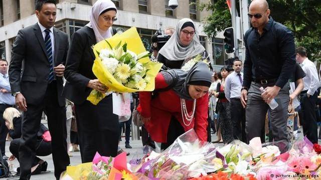 تصویری: مشارکت مسلمانان استرالیا در یادبود قربانیان گروگانگیری