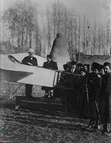 احمدشاه و اولین هواپیما در ایران/عکس