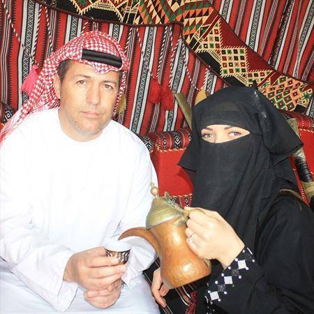 اسکوچیچ و همسرش با لباس عربی/عکس