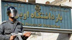 حمله ویژه ماموران زندان اوین به بند هشت این زندان