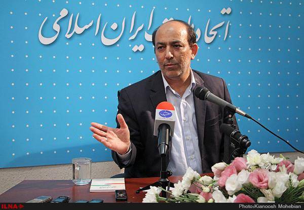 علی شکوری راد بازداشت شد  شکوری راد فبل از دستگیری در یک کنفرانس خبری گفته بود:   با محوریت رییس دولت اصلاحات (خاتمی) پیش می رویم