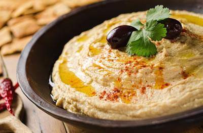 تخفیف یک رستوران اسرائیلی به مشتریان یهودی و عربی که با هم غذا بخورند