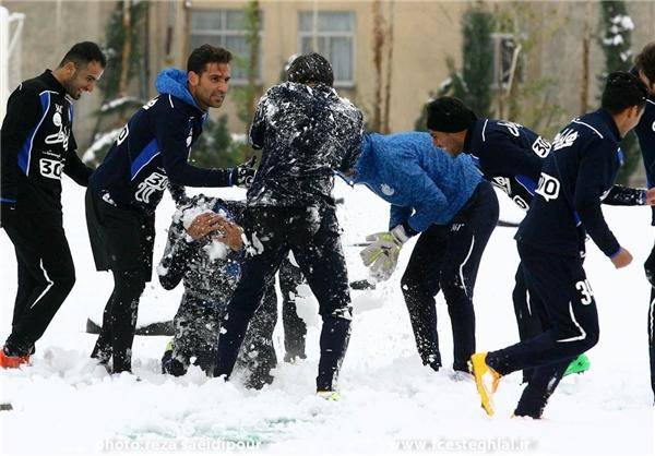 تصاویر: برف‌بازی استقلالی‌ها در اولین برف پاییزی