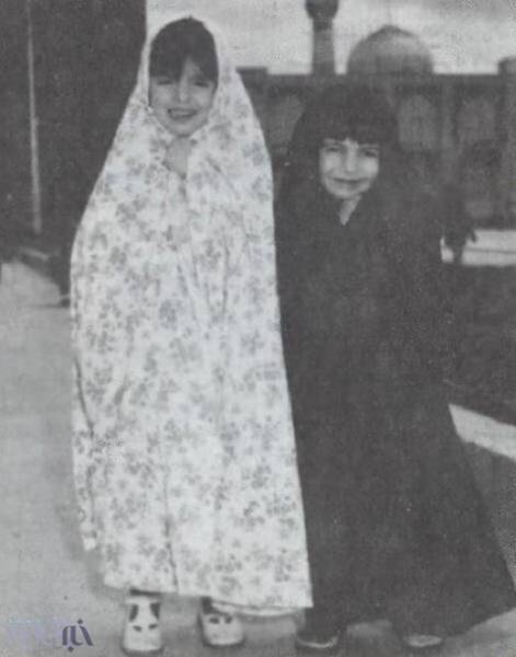 تصویری از کودکی دو بازیگر زن در حرم امام رضا (ع)