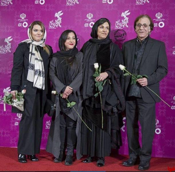 عکس:رويا تيموريان در کنار همسر و دخترانش روي فرش قرمز