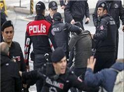 پلیس ترکیه به دفتر روزنامه منتقد دولت حمله کرد