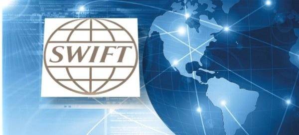 سوئیفت راه بیافتد وضعیت بهتر می‌شود/ چالش‌های پیش و روی بازار سرمایه در سال ۹۵ چیست؟