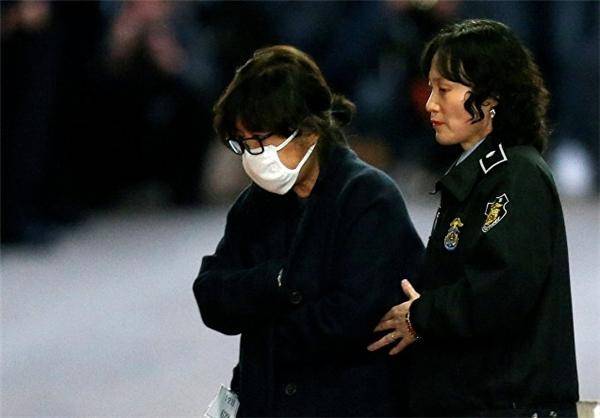 عذرخواهی رئیس‌جمهور کره‌جنوبی با چشمانی اشکبار