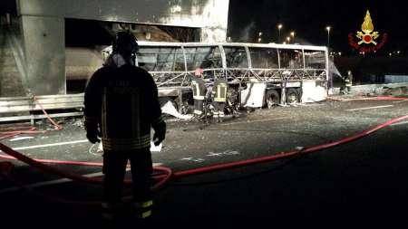 مرگ 16 دانش آموز مجار در تصادف اتوبوس در ایتالیا (تکمیلی)