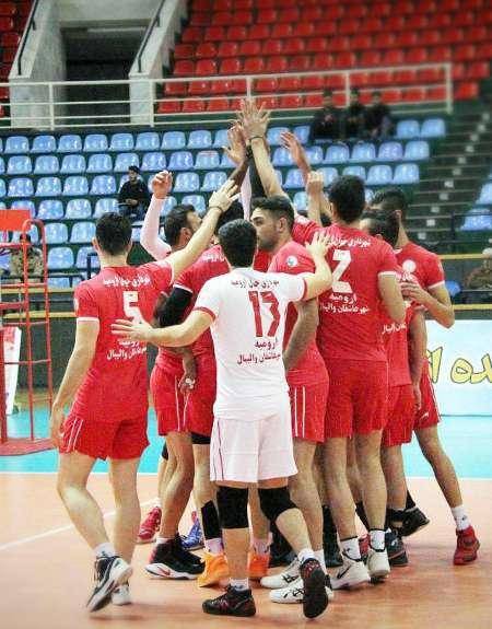 حضور تیم والیبال شهرداری جوان ارومیه در جمع چهار تیم برتر لیگ دسته یک