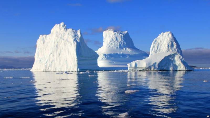 انتقال کوههای یخی قطب جنوب به امارات متحده عربی