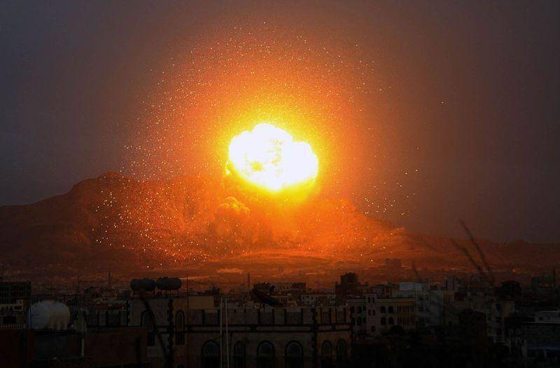 جنگنده های عربستان پایتخت یمن را بمباران کردند