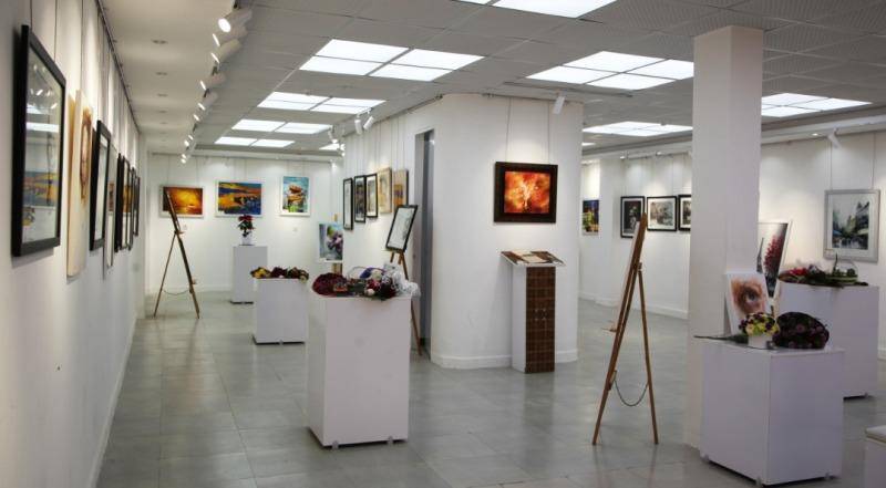 نمایشگاه گروهی 26 نقاش در بوشهر گشایش یافت
