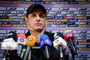 گل‌محمدی: استقلال اتوبوسی دفاع کرد