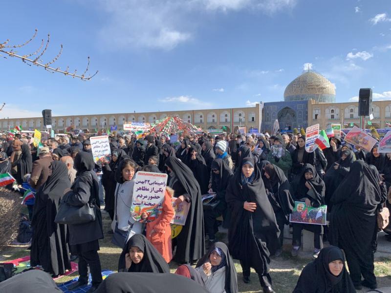 استاندار اصفهان از حضور حماسی مردم در راهپیمایی ۲۲ بهمن تقدیر کرد