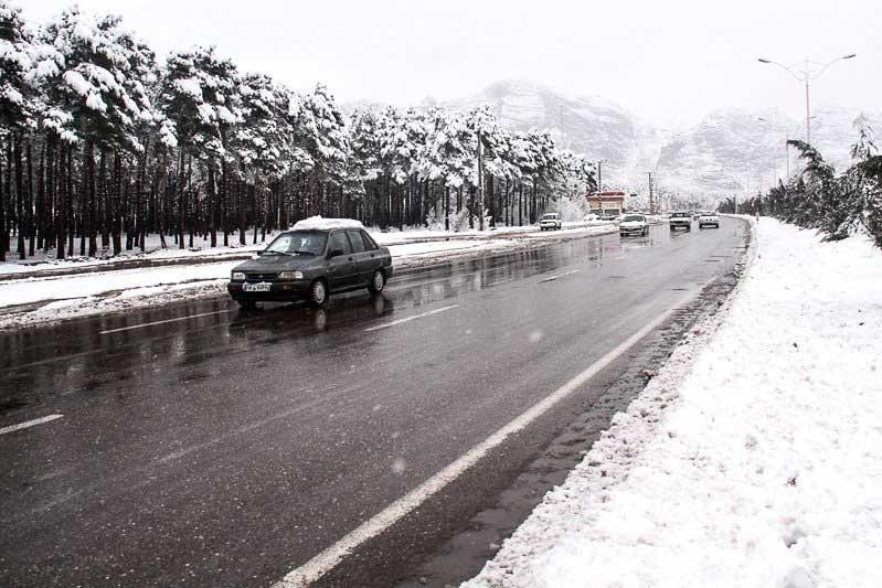 بارش برف و باران در جاده‌های ۹ استان کشور