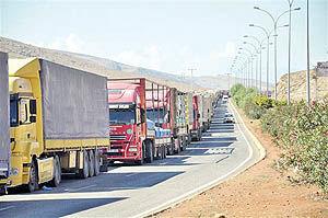 بازگشت ۴۲۰ کامیون ترکیه‌ای متوقف در مرز بازرگان