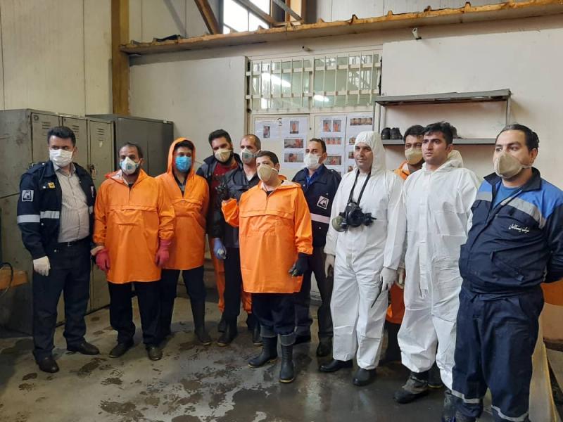 ضدعفونی کردن قطار‌ها و پایانه غرب متروی تهران با همکاری سازمان آتش‌نشانی