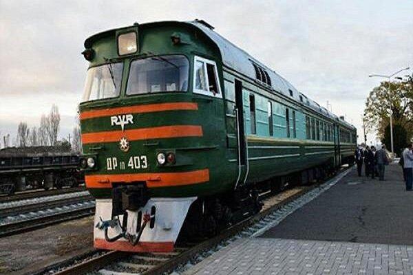 افزایش ۱۵۱ درصدی صادرات ریلی از استان/۵ قطار حومه‌ای حذف شد
