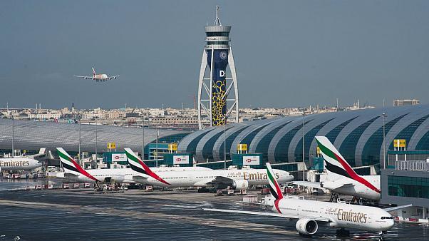 شیوع کرونا؛ امارات تمام پروازهای مسافری و ترانزیت را تعلیق کرد